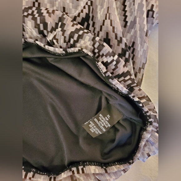 AB Studio Metallic Top with Built-in Tank XL - Picture 6 of 12